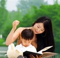 Học ngoại ngữ sớm giúp bé phát triển trí thông minh