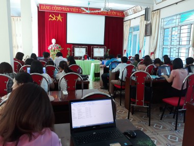 TẬP HUẤN RA ĐỀ THI TRẮC NGHIỆM MÔN TIẾNG ANH ÔN THI THPT QUỐC GIA NĂM HỌC 2018 - 2019