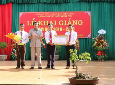 TRƯỜNG PTDTNT THPT  HUYỆN MƯỜNG ẢNG - 10 NĂM MỘT CHẶNG ĐƯỜNG PHÁT TRIỂN