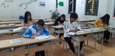 ĐẨY MẠNH CÔNG TÁC ÔN THI HỌC SINH GIỎI CÁC MÔN VĂN HÓA VÀ GIẢI TOÁN TRÊN MÁY TÍNH CẦM TAY KHỐI 12, KHỐI 11 DỰ THI VƯỢT CẤP.