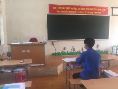 Ảnh 5 Nước rửa tay sát khuẩn luôn được chuẩn bị đầy đủ trên lớp