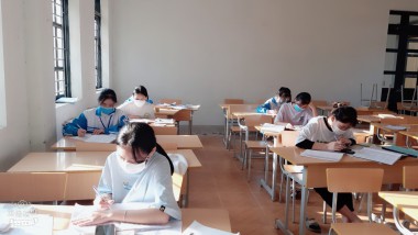 ĐẨY MẠNH CÔNG TÁC ÔN THI HỌC SINH GIỎI CÁC MÔN VĂN HÓA VÀ GIẢI TOÁN TRÊN MÁY TÍNH CẦM TAY KHỐI 12, KHỐI 11 DỰ THI VƯỢT CẤP.