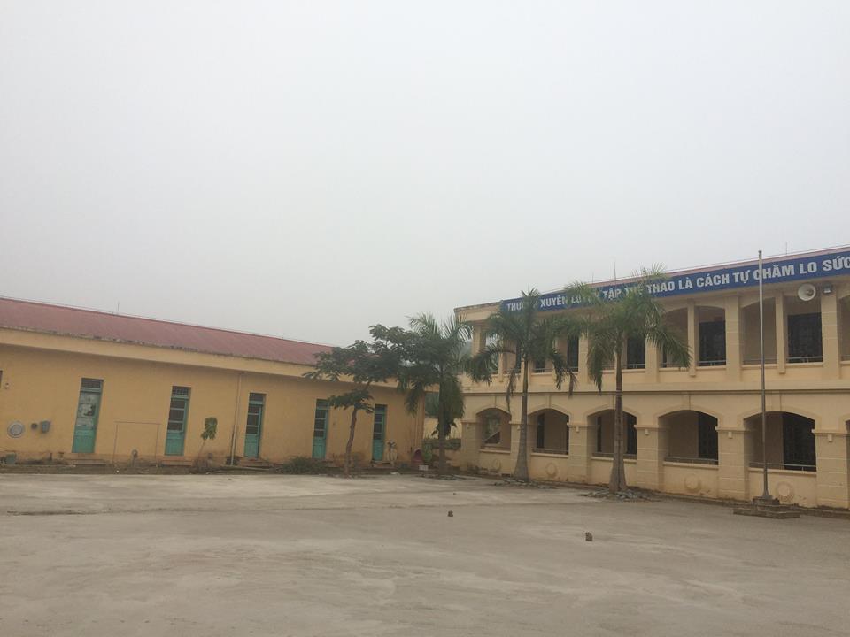 Sân bóng sạch đẹp hơn khi hoàn thành