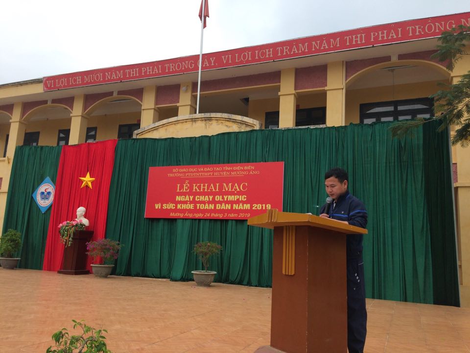 ảnh 1 Thầy Phong đọc lời khai mạc